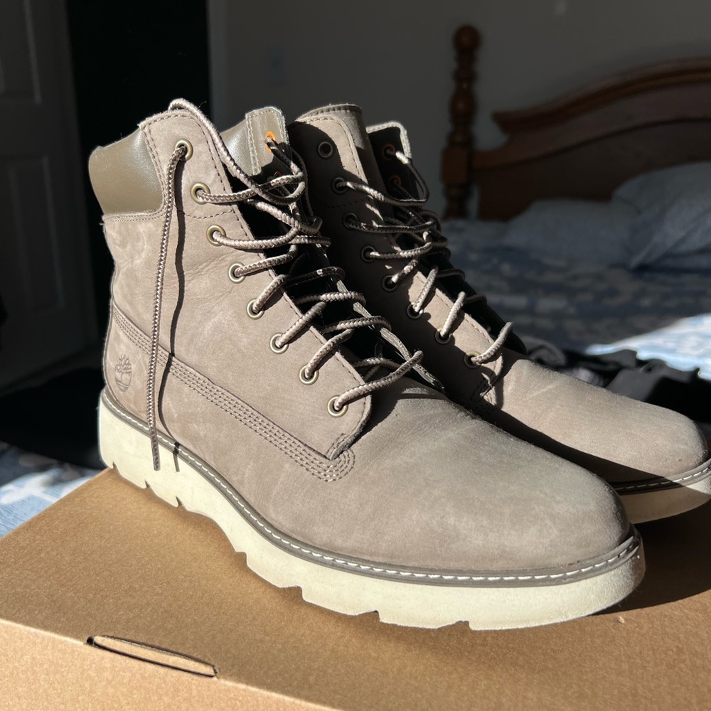 Timberland Women’s Taupe Lace-Up Boots